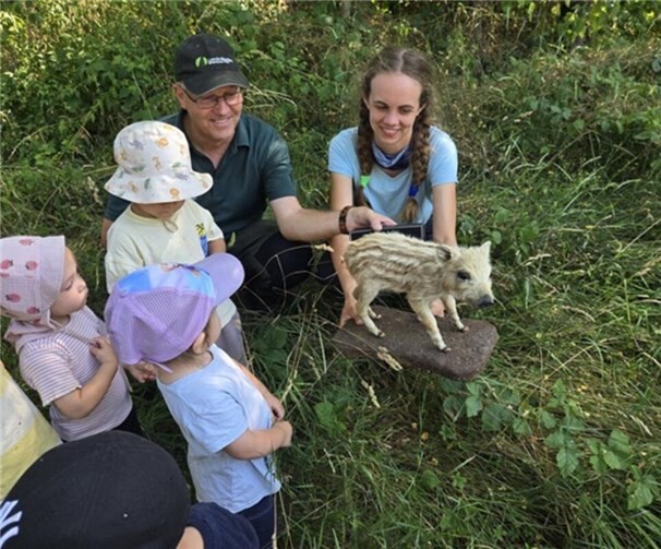 Der Revierförster hatte präparierte Tiere mitgebracht. Fotos: Hilal Akkoyun, Merima Koldzic