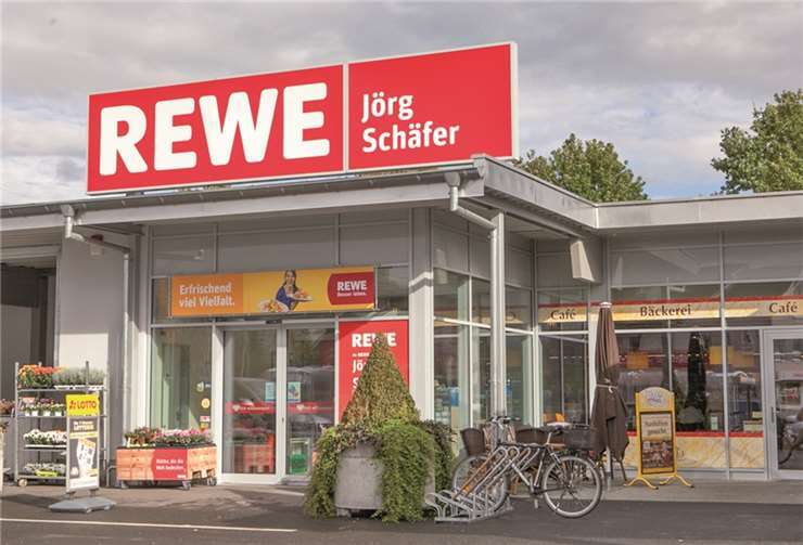 Der Rewe-Markt in Ringen konnte durch den geplanten Fachmarkt in Gelsdorf gefährdet werden, fürchtet sein Inhaber Jörg Schäfer. JOST