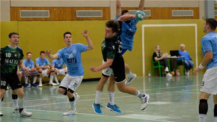 Der Rheinbacher Schlussspurt kam zu spät: Simon Ollefs und seine Mannschaft mussten sich am Ende Nümbrecht knapp geschlagen geben.  Copyright: Carola Laun