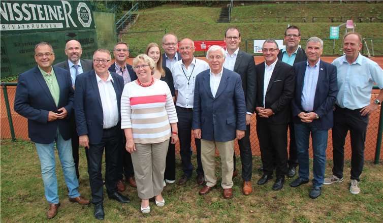 Der „Rheinische Abend“, auch in diesem Jahr wieder ein Stelldichein der Kommunalpolitik, des Sports und der Sponsoren. Fotos: KMI