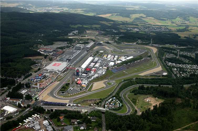 Der Ring im Fokus: Die Iniative „Wir sind Nürburgring“ möchte mit einem Autokorso ein Zeichen gegen den Verkauf der Traditionsstrecke setzen.Nürburgring Betriebsgesellschaft mbH