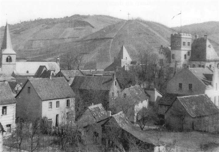 Der Ritter und Tochter Brunhilde blieben aber in Rheinbreitbach wohnen, denn sie hatten sich unsterblich ineinander verliebt. Foto: Elsa Stephans @wikicommons