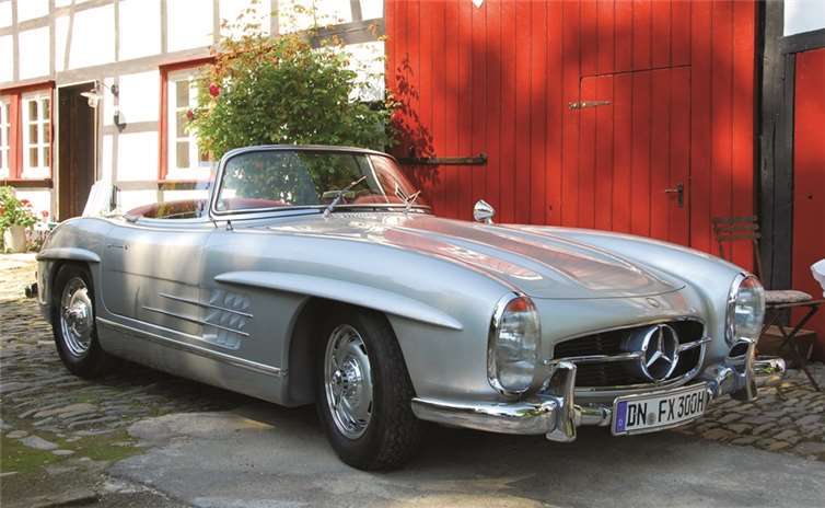 Der Roadster 300 SL wird auch dabei sein.  Privat