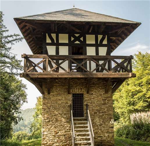 Der Römerturm am UNESCO Welterbe Limes ist eines der Highlights auf dem Saynsteig. Foto: Anne Flander