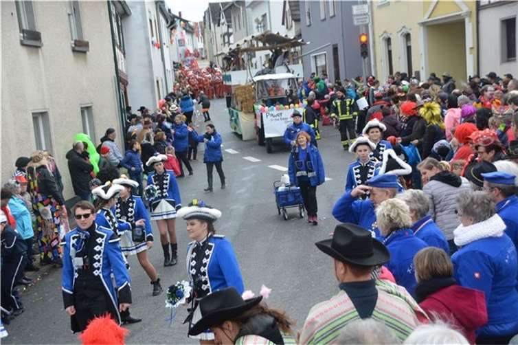 Der Rosenmontagszug in Niederzissen ist eines der Highlight im Brohltaler Karneval.Foto: Archiv