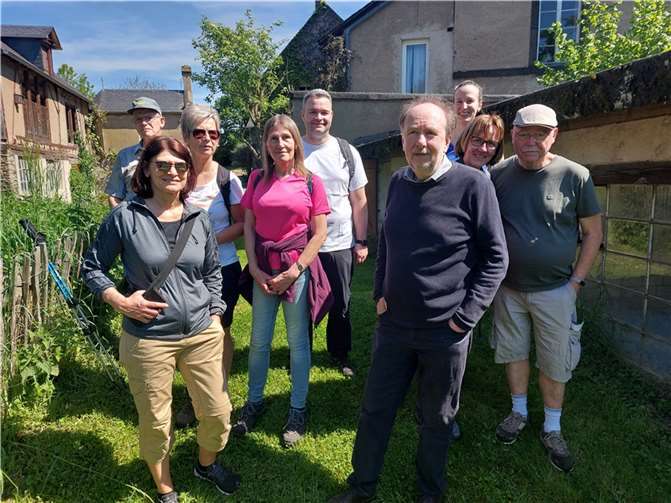 Der Rundwanderweg Ochtendung führt am südlichen Ortsrand vorbei über eine längere Strecke über den Rad- und Wanderweg Maifeld.  Foto: OG Ochtendung
