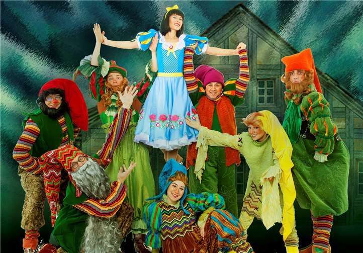 Der Russian Circus on Ice nimmt das Publikum auf eine Reise durch die magische Märchenwelt mit. privat