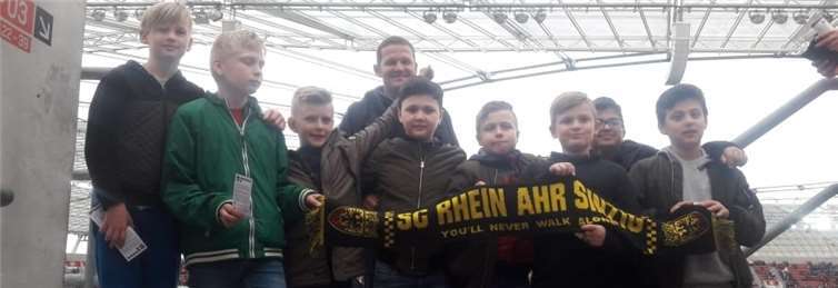 Der SC Rhein-Ahr Sinzig E-1 zu Gast bei einem Bundesligaspiel - E1-Jugend des SC Sinzig auf großer Tour nach Leverkusen.privat