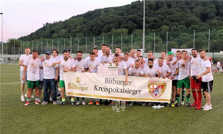 Der SC Vallendar in Feierlaune: Der Pokalsieg 2018 war der dritte Titel, den das Team von Marcello Dreher-Reinhardt in den vergangenen drei Jahren einfahren konnte.TH