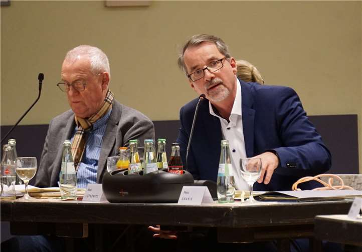 Der SPD-Fraktionsvorsitzende Sven Lefkowitz hat erklärt, dass seine Partei gegen die Abwahl von Bürgermeister Michael Mang stimmen wird.