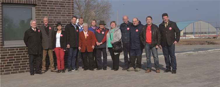 Der SPD-Gemeindeverband Weißenthurm überzeugte sich vor Ort über den Fortschritt der Baumaßnahmen am Mülheim-Kärlicher Gymnasium. privat