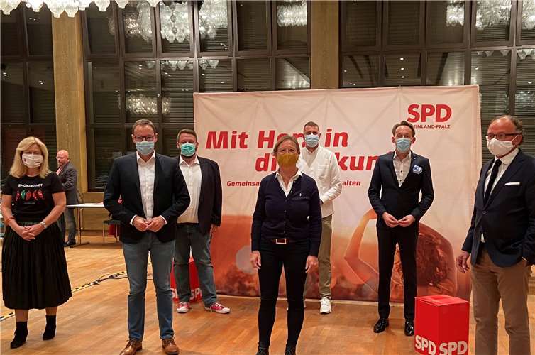 Der SPD-Kreisverband Mayen-Koblenz hieß vergangenen Freitag in der Mittelrhein-Halle in Andernach zahlreiche Genossinnen und Genossen zum Kreisparteitag herzlich willkommen.Foto: SPD Mayen-Koblenz