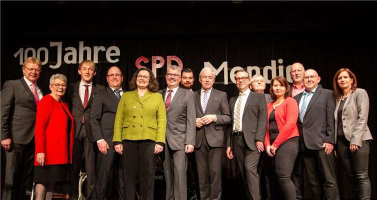 Der SPD-Ortsverein Mendig feierte sein 100-jähriges Bestehen mit prominenten Gästen.priva
