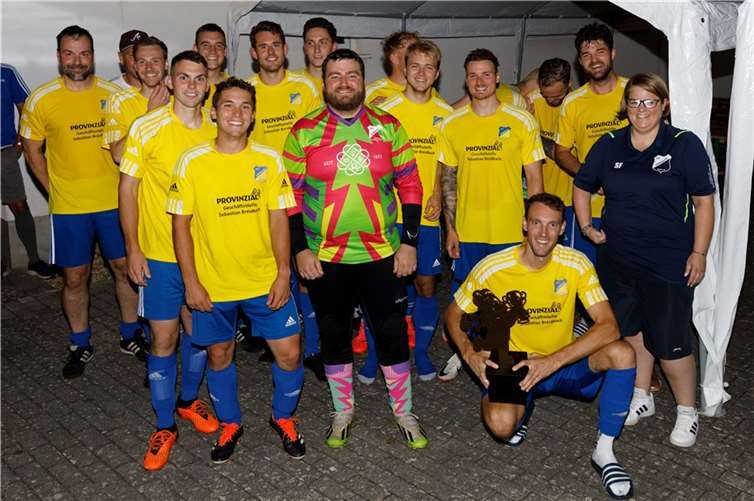 Der SV Dernau gewinnt den Haribo-Cup..  Foto: Andreas Thun