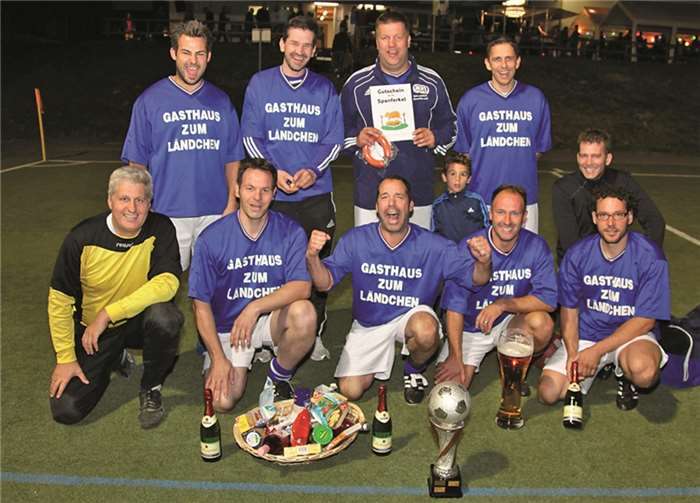 Der SV Niederbachem setzte sich gegen 15 weitere Altherrenteams durch und gewann den Yurita Cup.