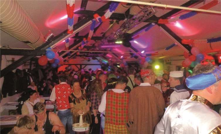 Der SVA feierte seine alljährliche Karnevalsparty in der Schützenhalle in Adendorf. privat