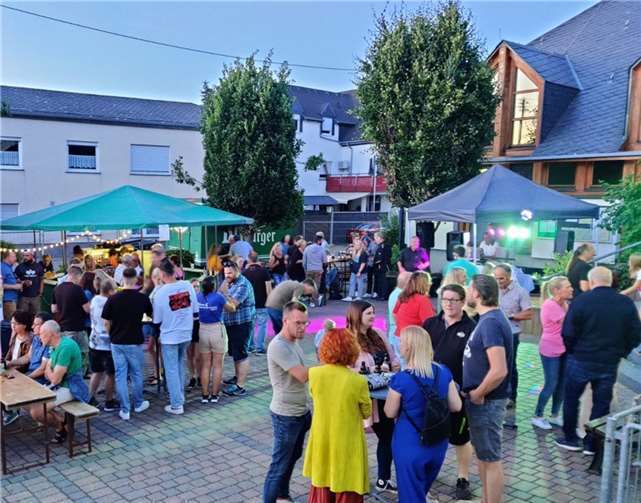 Der Samstag stand unter Zeichen des Feierns.  Fotos: OG Lonnig