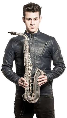 Der Saxofonist Luqo wird u.a. an diesem Abend für Stimmung in der Konzerthalle sorgen. dwww.andreasL.de