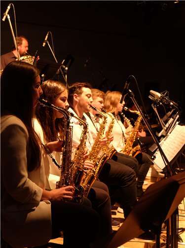 Der Saxofonsatz der EKG-Bigband.