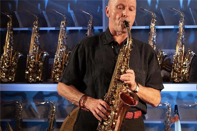 Der Saxophonist und Komponist Joachim Gies.