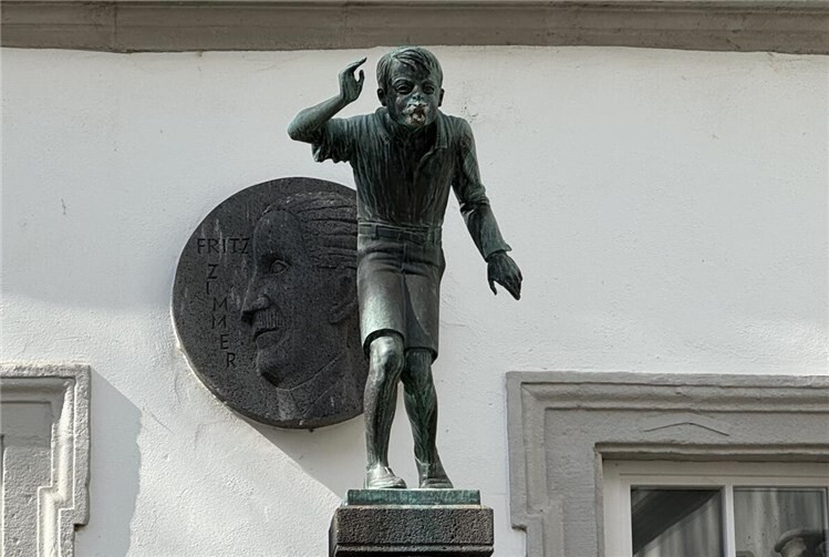 Der Schängelbrunnen ist in jeglicher Hinsicht ein Hingucker. Foto: AP 