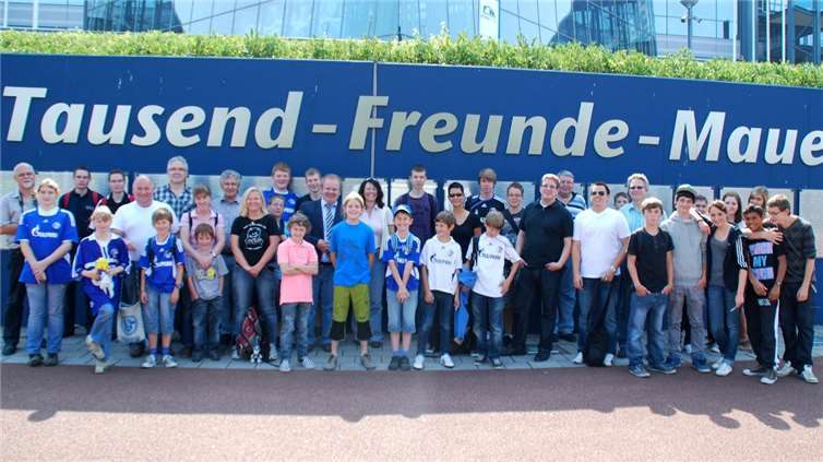 Der Schalke Fanclub Rhein-Mosel-Knappen lädt interessierte Fußballfans zur Schalke-Tour ein. privat
