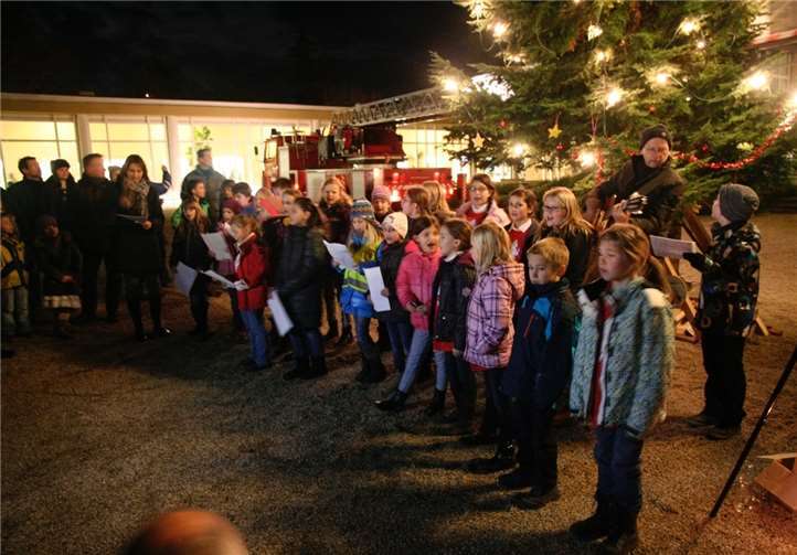 Der Schulchor der Grundschule Bad Neuenahr und der Musikschule im Kreis Ahrweiler. werden bei der Aktion des Kinderschutzbunds für weihnachtliche Klänge sorgen.  privat