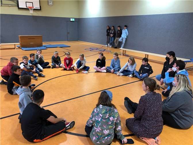 Der Schulrundgang führte die Eltern zu ihren Kindern in die Klassen- und Fachräume.