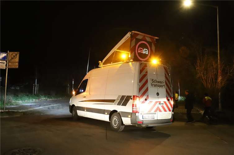 Der Schwerlasttransport war um kurz nach Mitternacht am Andernacher Güterbahnhof angekommen.Foto: WAMFO.DE