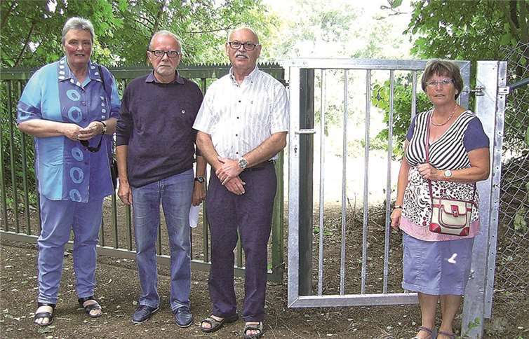 Der Seniorenbeirat freut sich über die schnelle Herrichtung des Friedhofseingangs.  privat