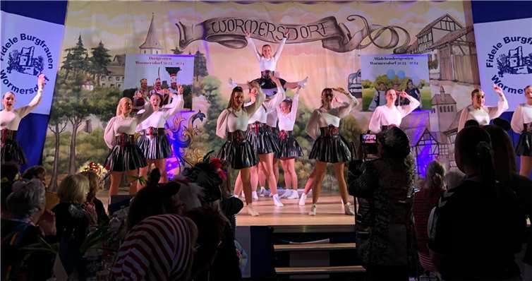 Der Showtanz der „Tomburgspatzen“ (Fluch der Karibik).