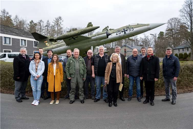 Der Sicherheitskoordinierungsausschuss in der Fliegerkaserne Brauheck.  Foto: Bundeswehr/Werner Rach