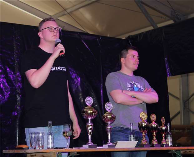 Der Siegerpokal musste hart erkämpft werden.