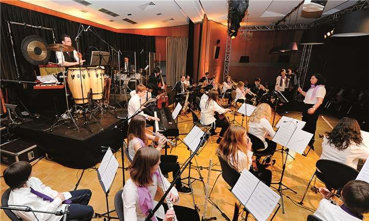 Der Sinziger Verein „Musical for you“ hat seinen 10. Geburtstag mit einem großen Jubiläumskonzert unter dem Motto „remember.10th anniversary“ im Wohnstift Augustinum gefeiert.RERE