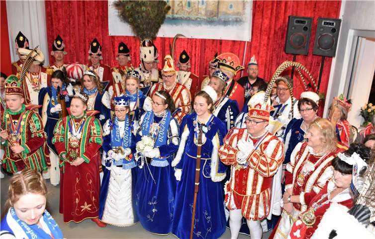 Der Sitzungspräsident konnte die Tollitäten aus Rheinbach, Oberdrees, Miel, Buschhoven, Wormersdorf und Odendorf begrüßen.Fotos: EICH