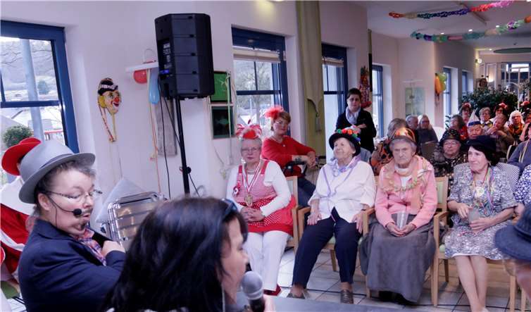 Der Sketch mit der Eheberatung kam gut an.