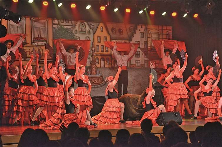 Der „Spanische Tanz“ war immer perfekt choreografiert.