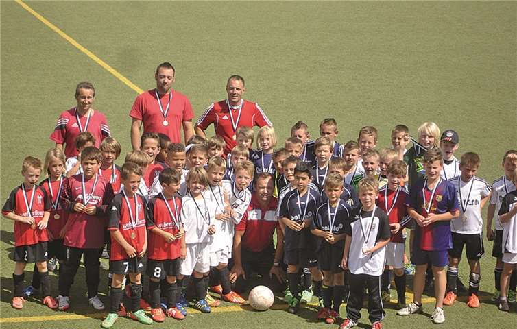 Der Spaß am Ball sowie Stolz auf Urkunden und Medaillen standen im Vordergrund des Turniers.privat