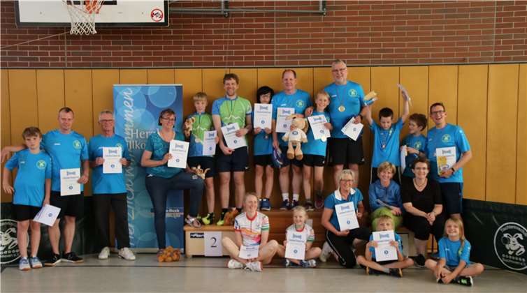 Der Spaß stand im Vordergrund, wie dem Abschlussfoto der Sieger und Platzierten zu entnehmen ist.privat