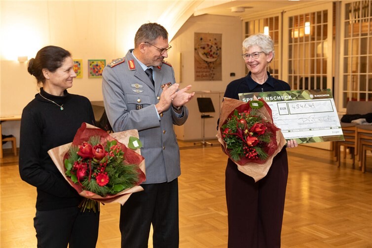 Der Spendenerlös fließt in den Topf für die Sanierungsarbeiten an der Koblenzer Florinskirche.Foto: Bundeswehr/Helmut von Scheven