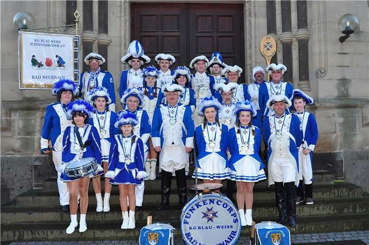 Der Spielmannszug ist Bestandteil des großen Funkencorps der KG Blau-Weiß und begleitet die KG bei vielen Auftritten während der närrischen Session.privat