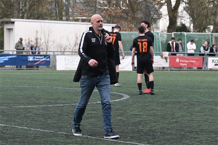Der Sportliche Leiter Nikolai Foroutan hat momentan nichts zu lachen. Foto: SK