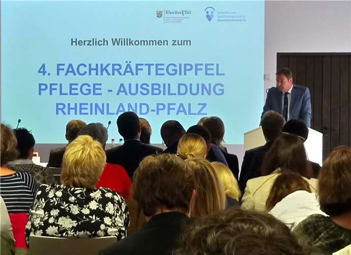 Der Staatssekretär im rheinland-pfälzischen Gesundheitsministeriums Dr. Alexander Wilhelm würdigte die intensive Arbeit am Netzwerkprojekt „Care4Future“ zur Nachwuchssicherung in der Pflege.