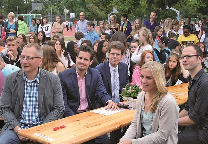 Der Stadtrat und das Schulamt waren bei dem Schulfest zu Gast.