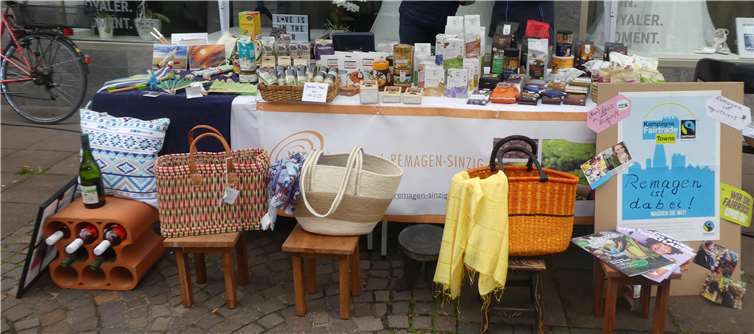 Der Stand vom Weltladen Remagen-Sinzig auf dem Remagener Wochenmarkt. Foto: privat