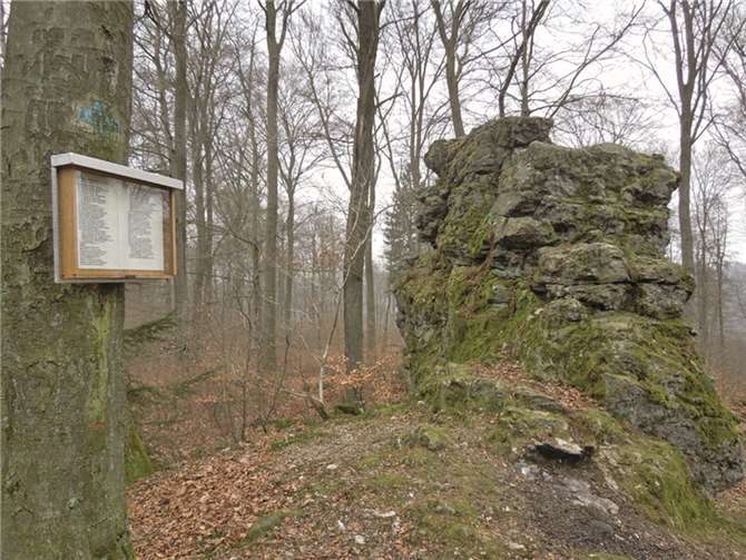 Der Stangenstein - der Sage nach Reste einer Treppe, die der Teufels bis in den Himmel bauen wollte. privat