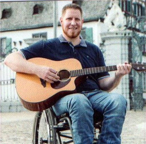 Der „Stargast“ Thomas Gundert wird Sie mit seinem Gitarrenkonzert mit Sicherheit begeistern.