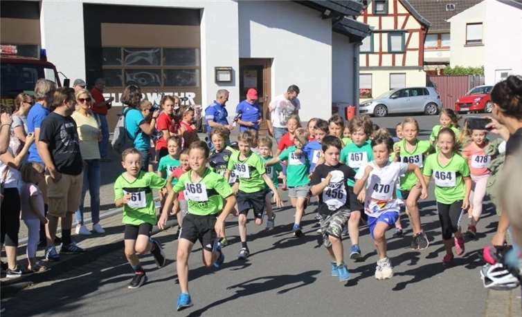 Der Start zum Schülerlauf über 400 Meter.Fotos: privat