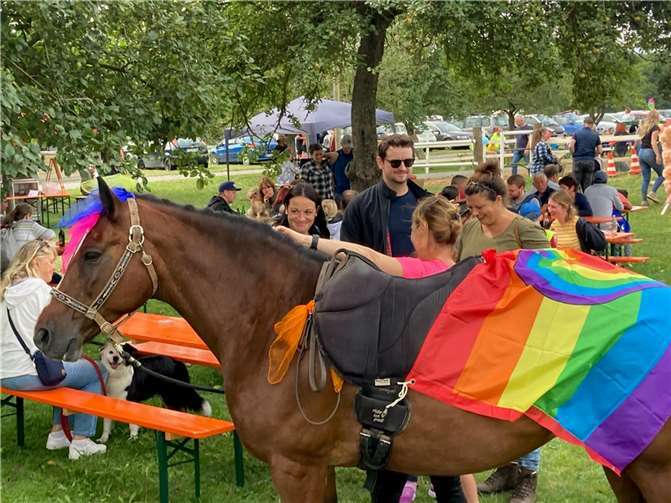 Der Sternritt sowie das Hoffest standen unter dem Motto „Wir sind bunt!“.