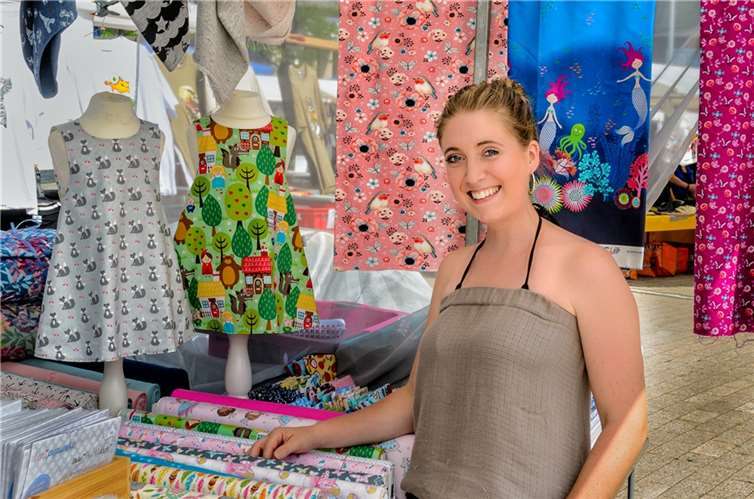 Der Stoffmarkt lädt beim ersten verkaufsoffenen Sonntag des Jahres zum Bummeln, Schauen, Einkaufen und Genießen ein.  Foto:Kleinetroll Photography